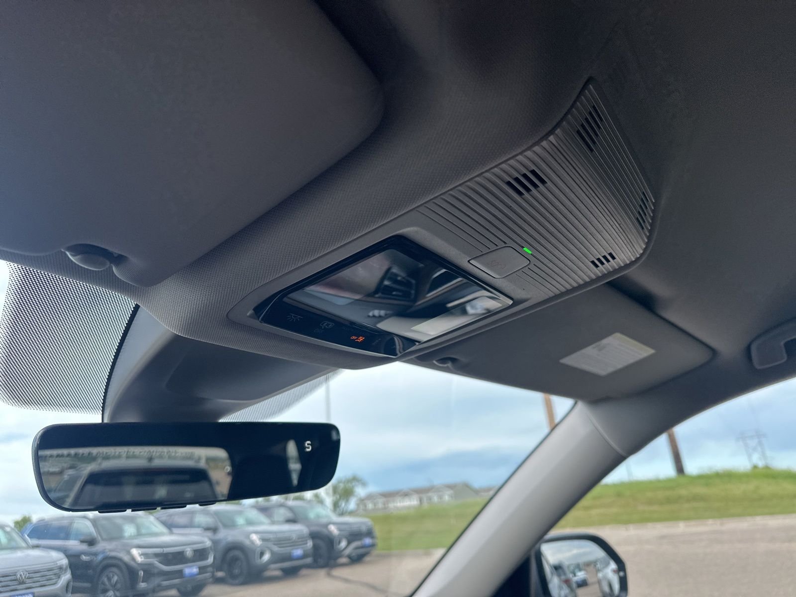 New 2026 Silver Volkswagen 2.0T SE w/Technology image 72