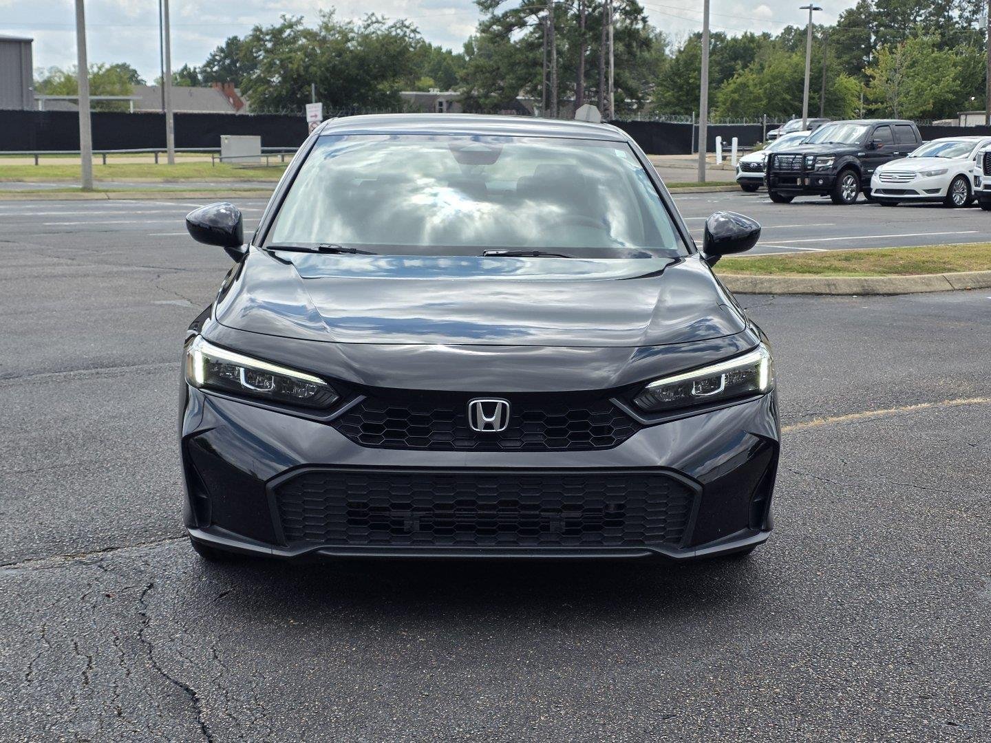 Used 2025  Honda LX image 2