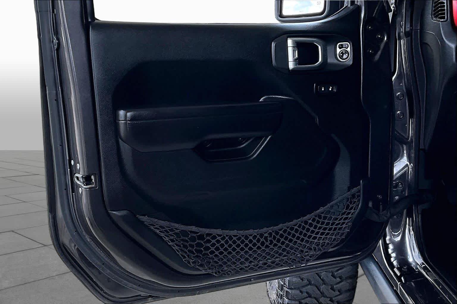 Used 2020 Granite Crystal Metallic Clearcoat Jeep Rubicon image 21