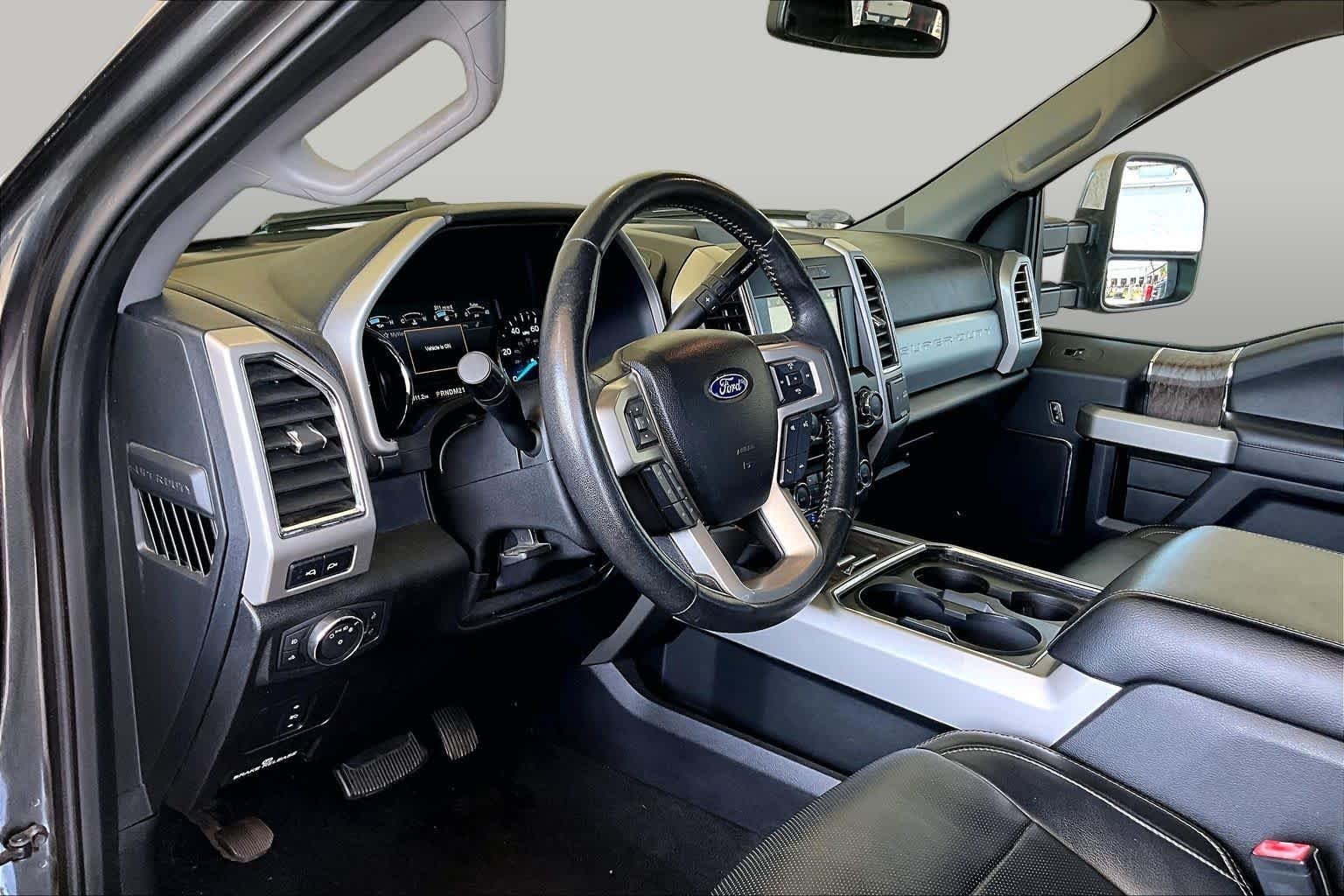 Used 2018 Magnetic Metallic Ford LARIAT image 17