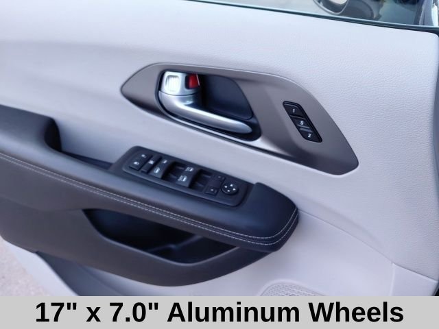 Used 2024 Silver Mist Clearcoat Chrysler Touring L image 15