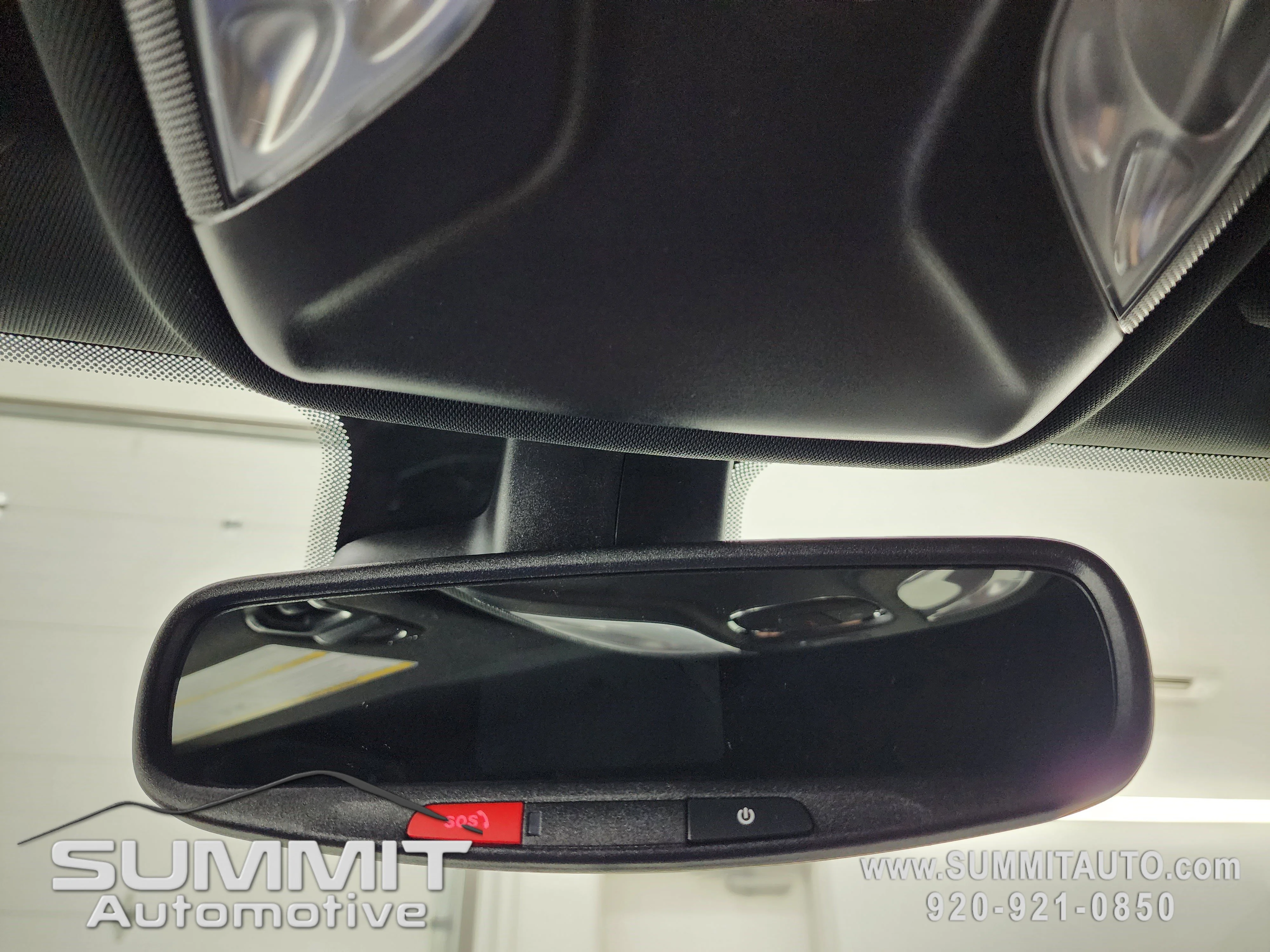 New 2026 Diamond Black Crystal Pearl-Coat Exterior Paint Jeep Latitude image 60
