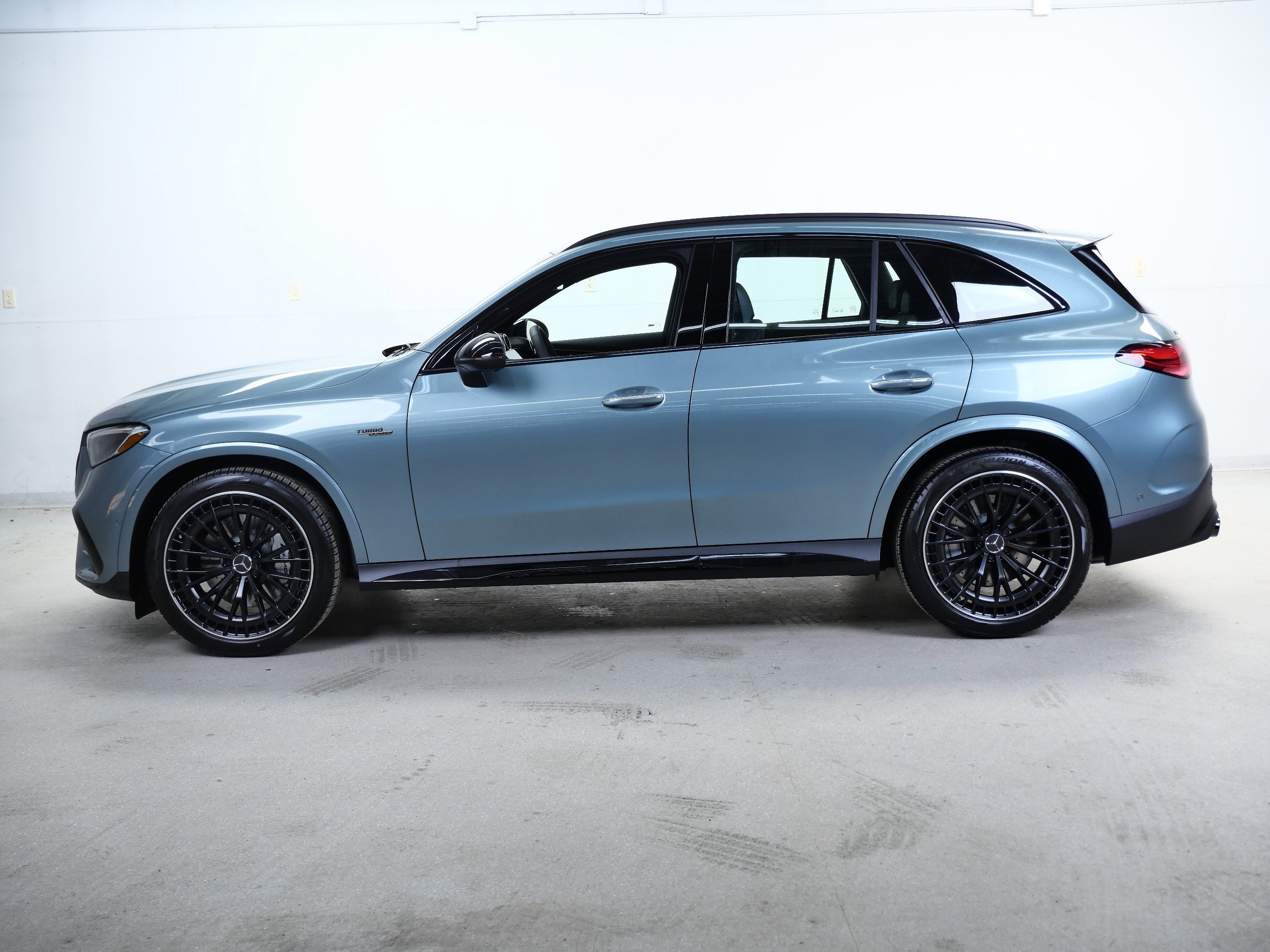New 2026 Verde Silver Metallic Mercedes-Benz AMG® GLC 43 4MATIC® SUV image 5
