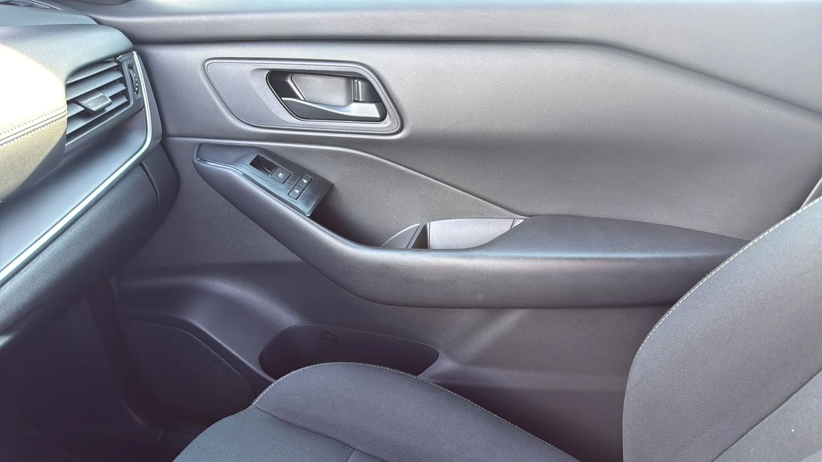 Used 2024 Gray Nissan S image 22