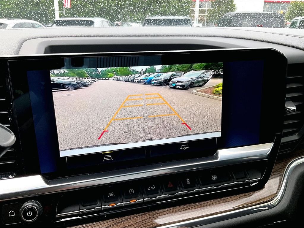 Used 2023 White Chevrolet LT image 19