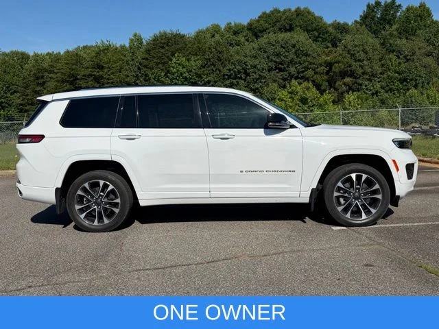 Used 2023 White/off-white Jeep Overland image 3