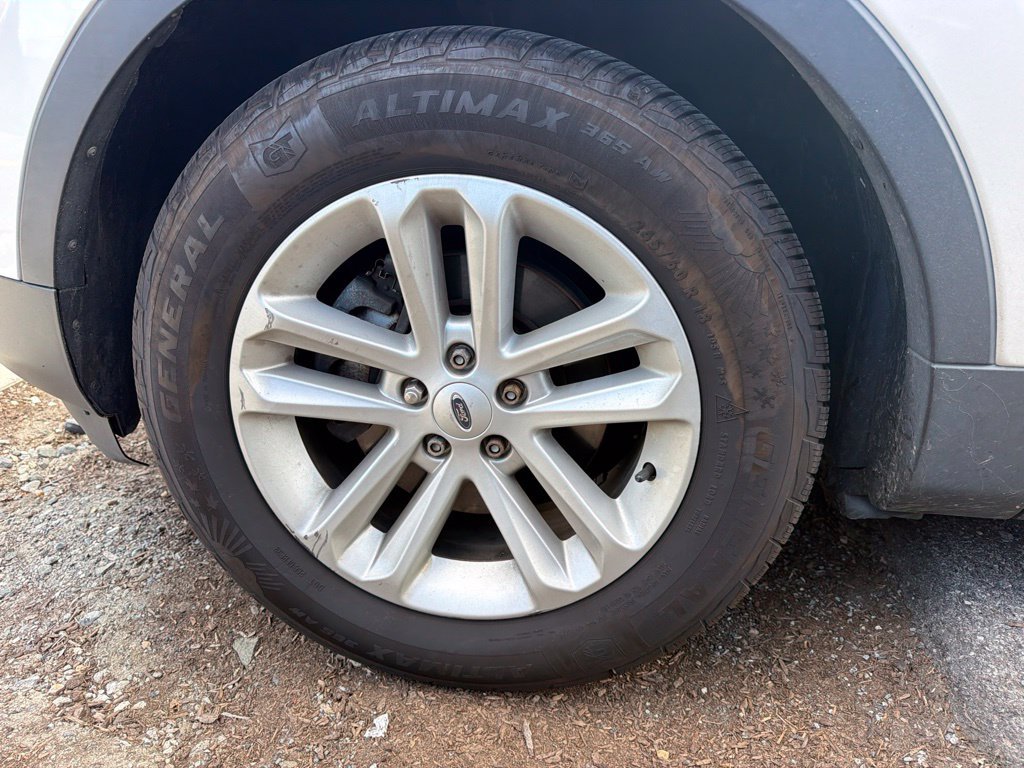 Used 2012 White Ford XLT image 5