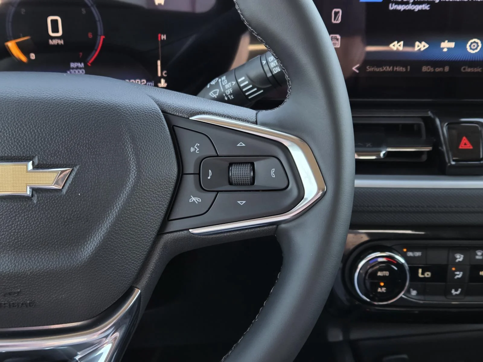 Used 2025 Mosaic Black Metallic Chevrolet LT image 19