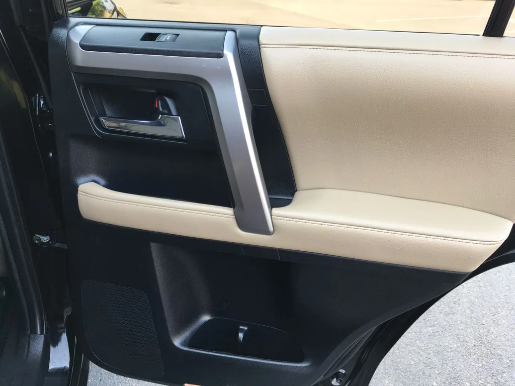 Used 2018 Black Toyota SR5 image 27