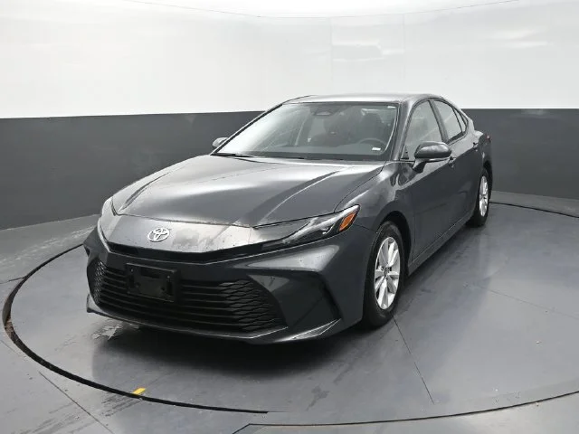 Used 2026  Toyota LE image 2