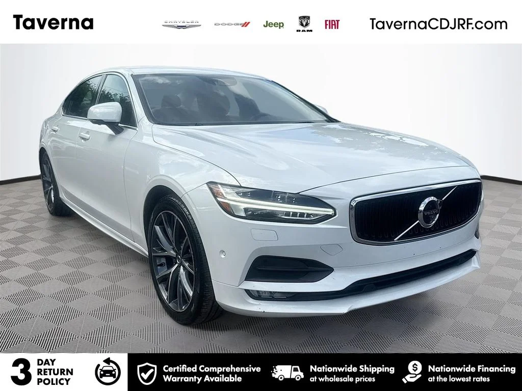 Used 2019  Volvo T5 Momentum image 1
