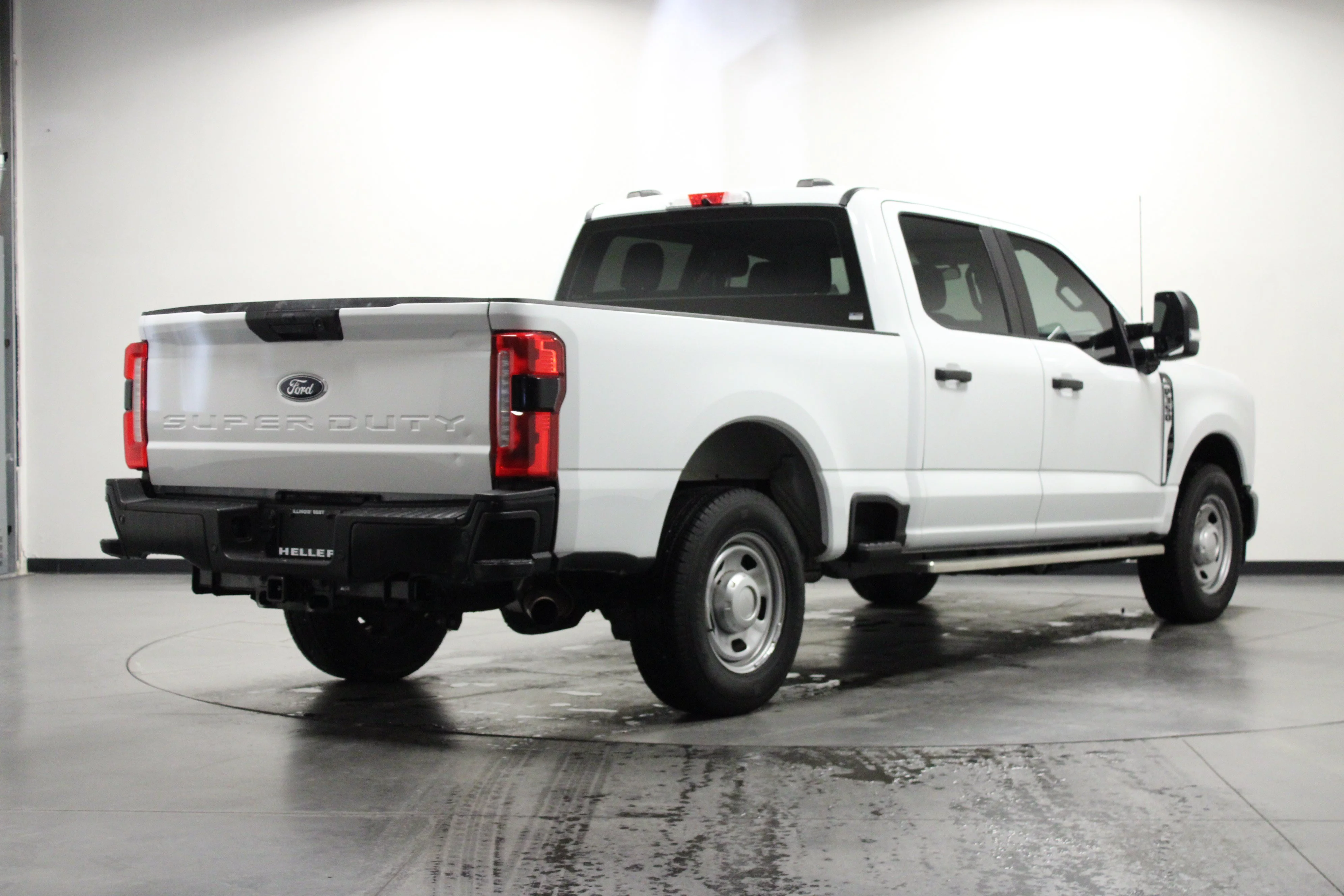Used 2024 Oxford White Ford XL image 4