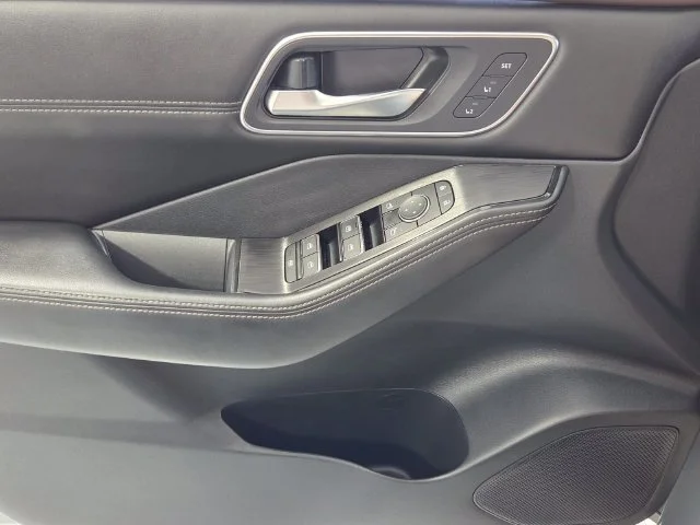 Used 2023 Gray Nissan Platinum image 31