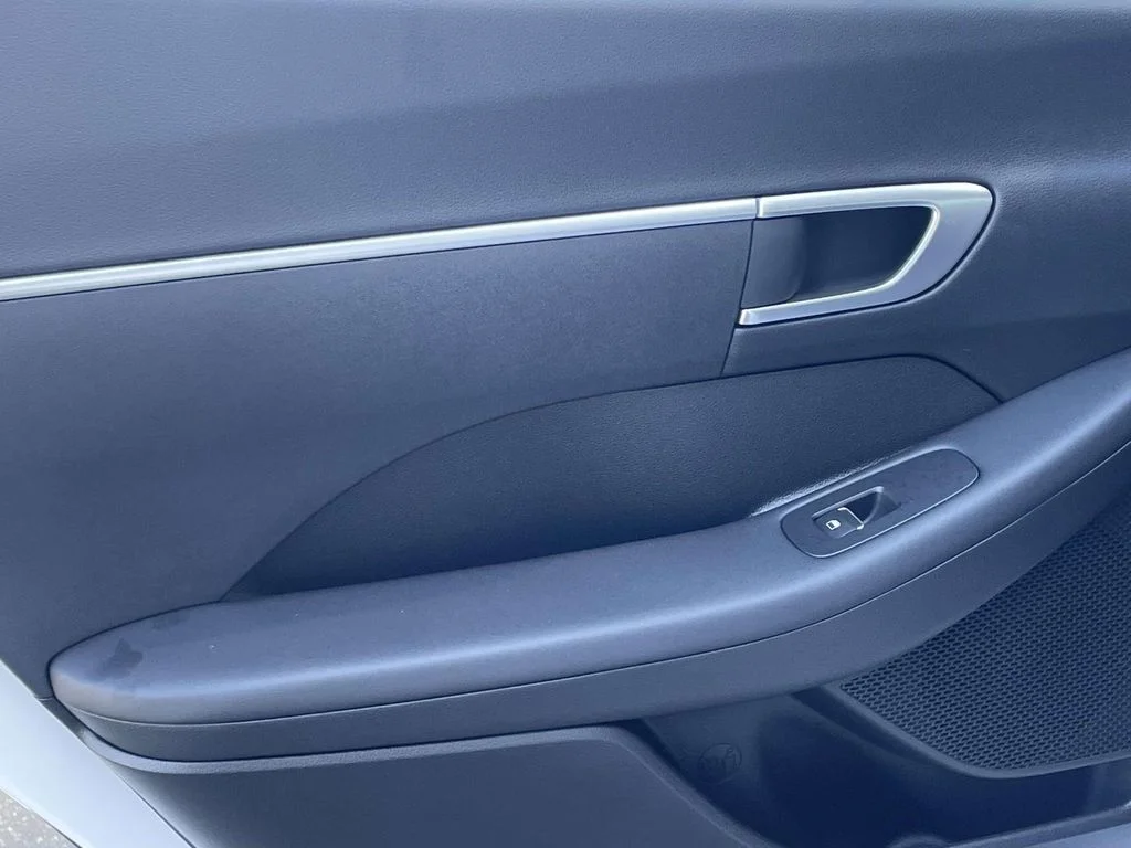 New 2026 White Hyundai SE image 9