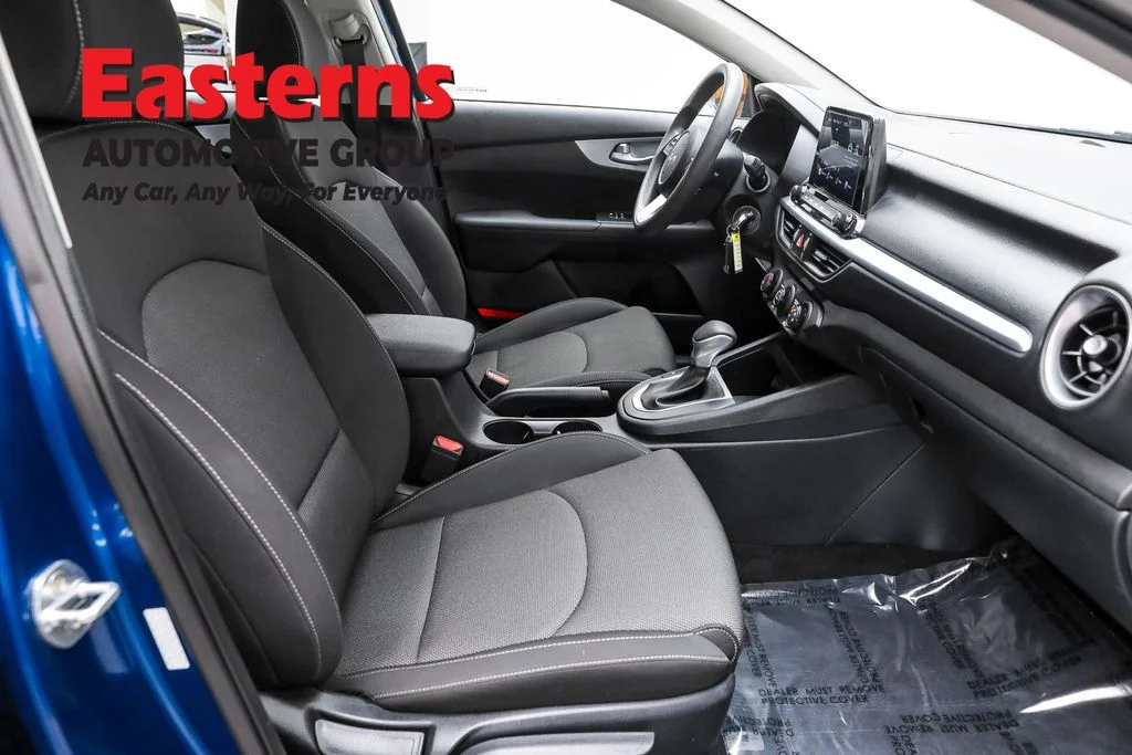 Used 2022 Blue Kia LXS image 23