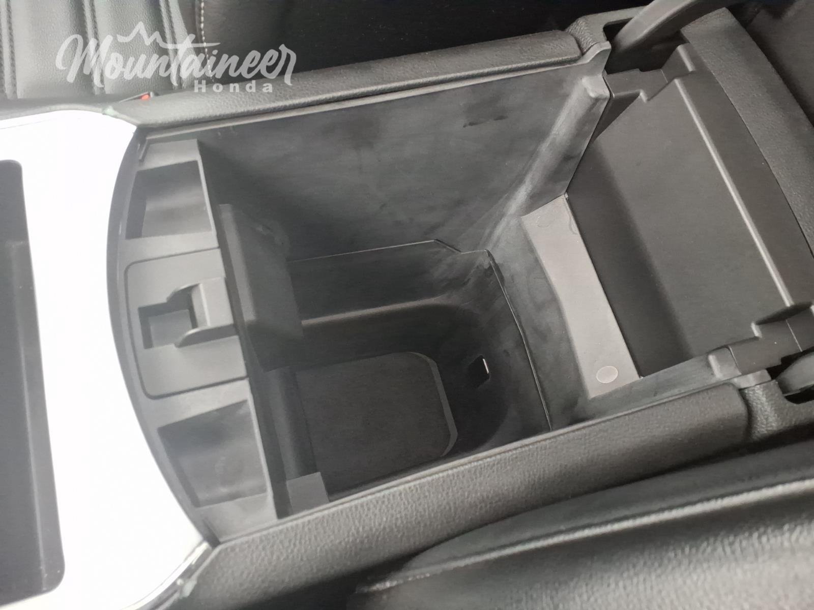 Used 2022 Agate Black Ford SEL image 43
