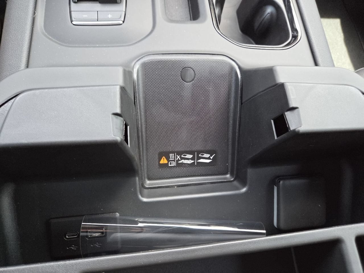 2026 GMC Sierra 1500 AT4 - Photo 9