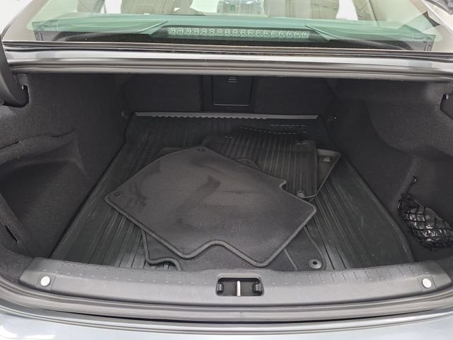 Used 2018 Gray Volvo T5 Momentum image 32