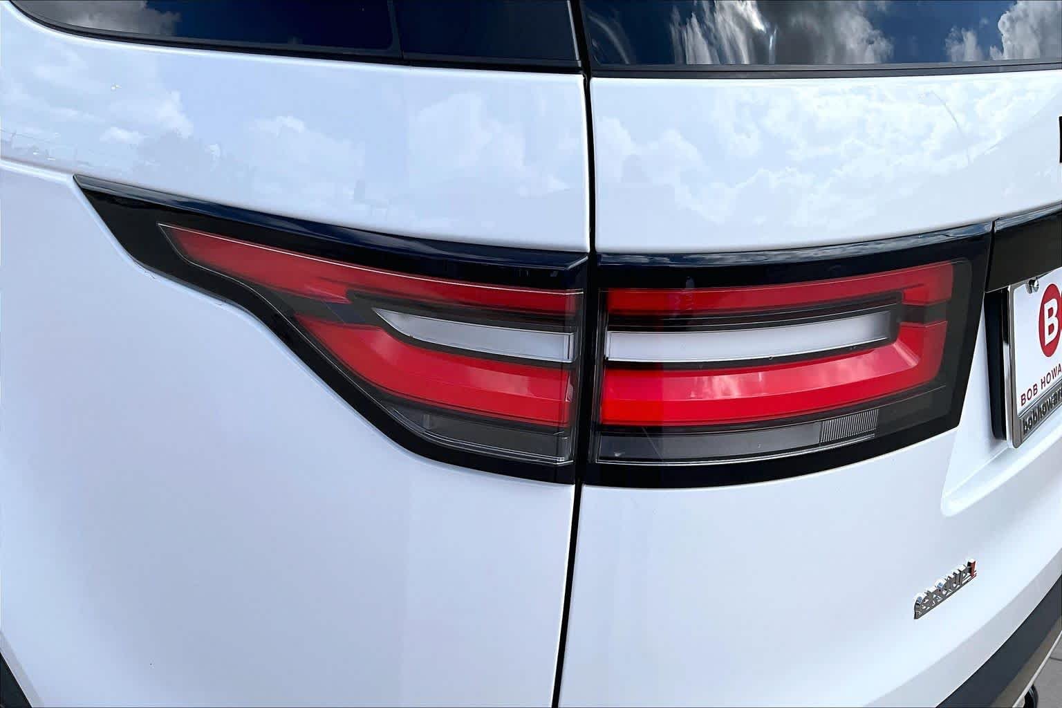 Used 2018 Fuji White Land Rover HSE Luxury image 29