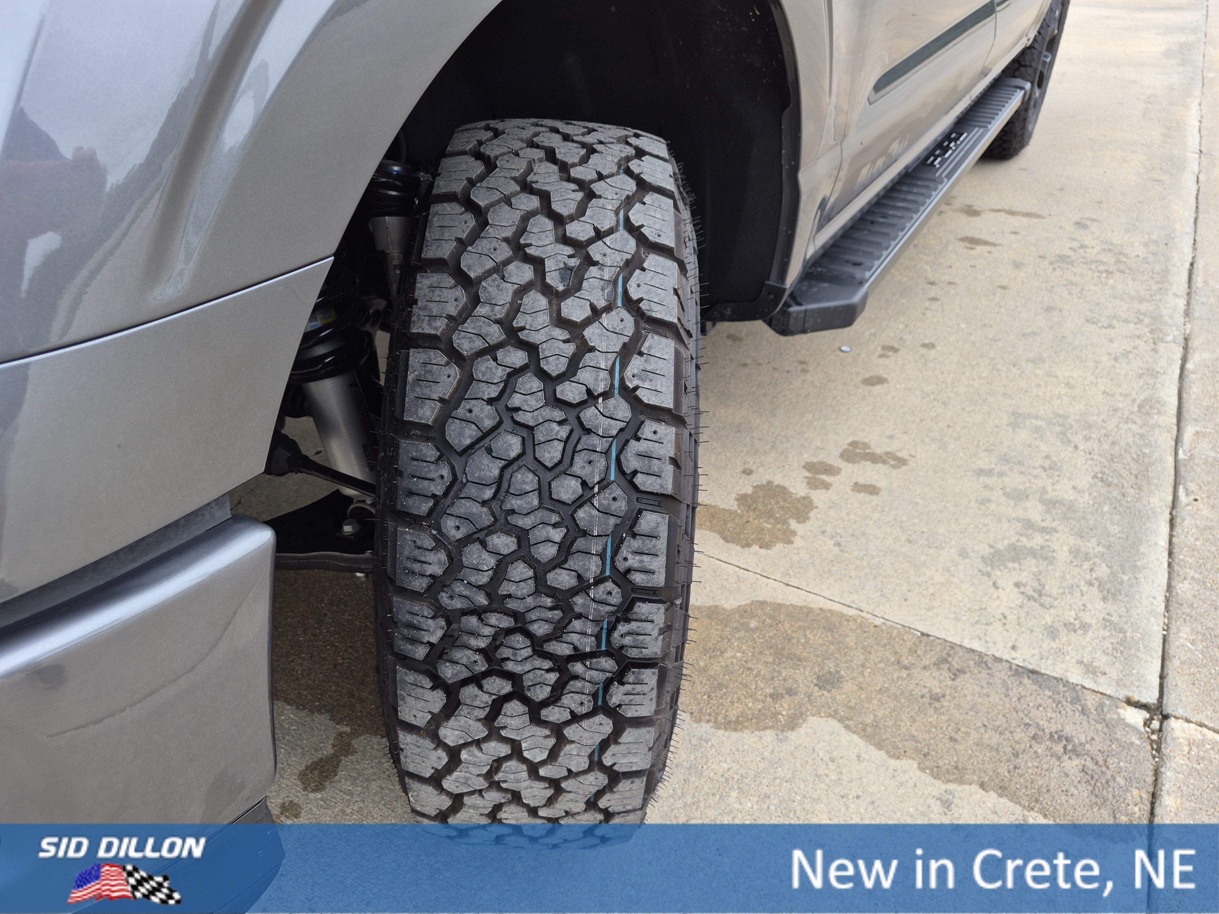 New 2026 Carbonized Gray Metallic Ford XLT image 12