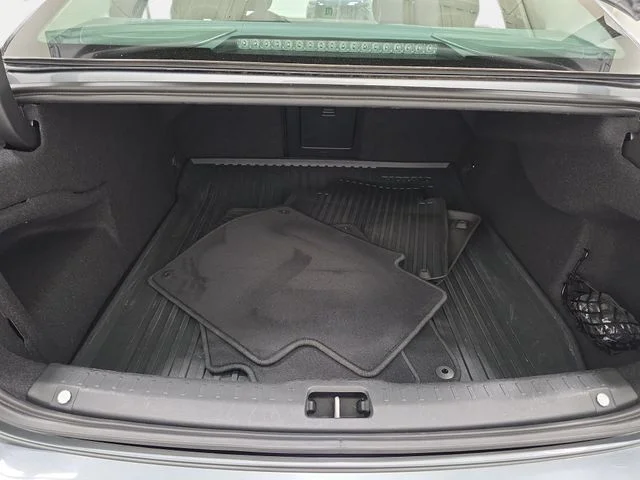 Used 2018 Gray Volvo T5 Momentum image 32