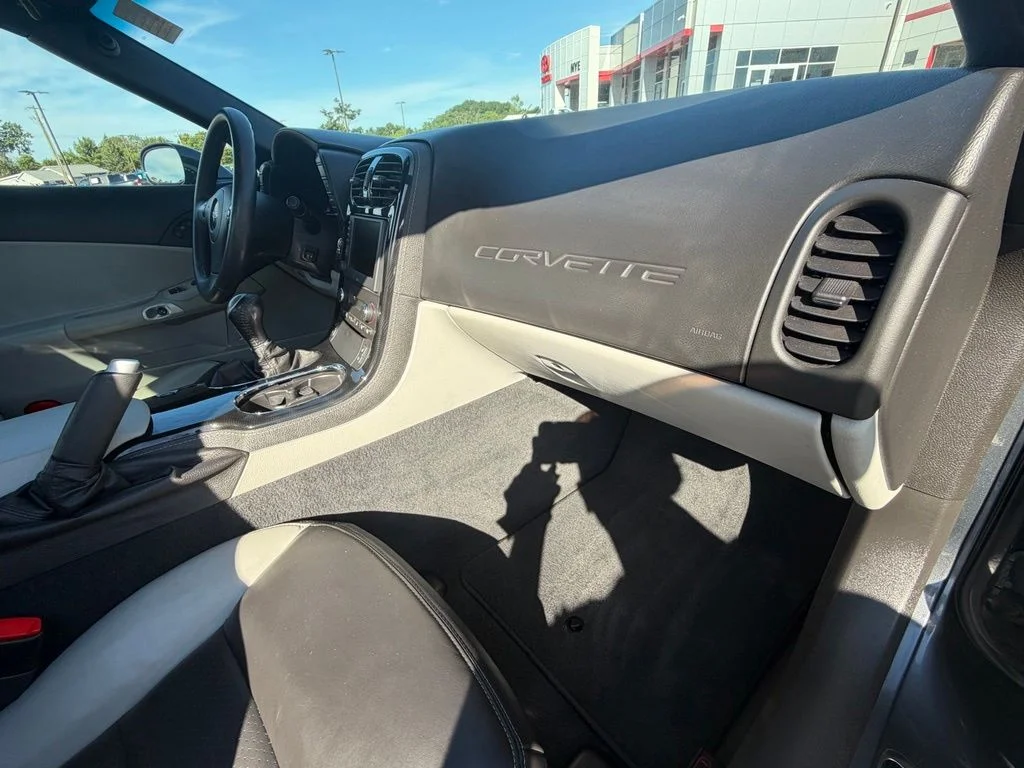 Used 2009 Gray Chevrolet Z06 image 40