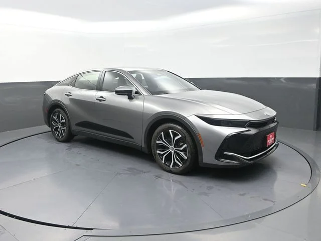 Used 2023  Toyota XLE image 10
