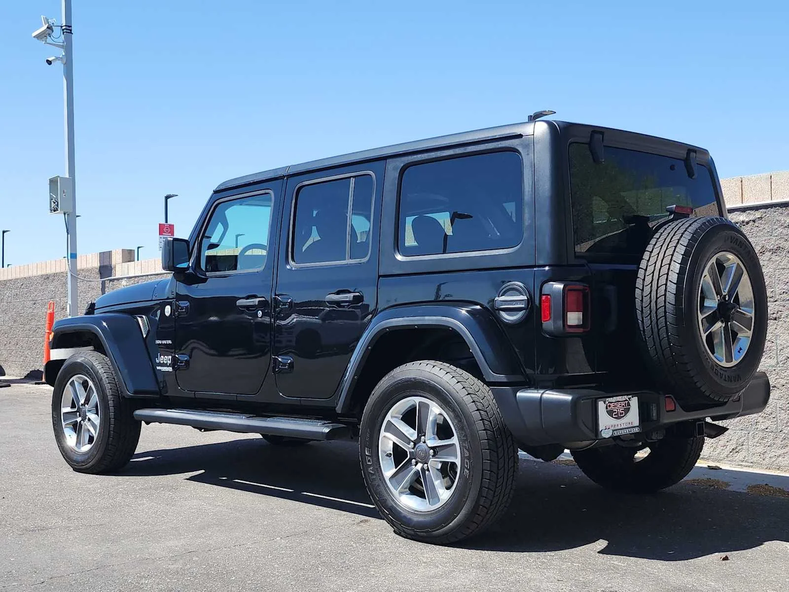 Used 2022 Black Clearcoat Jeep Unlimited Sahara image 6