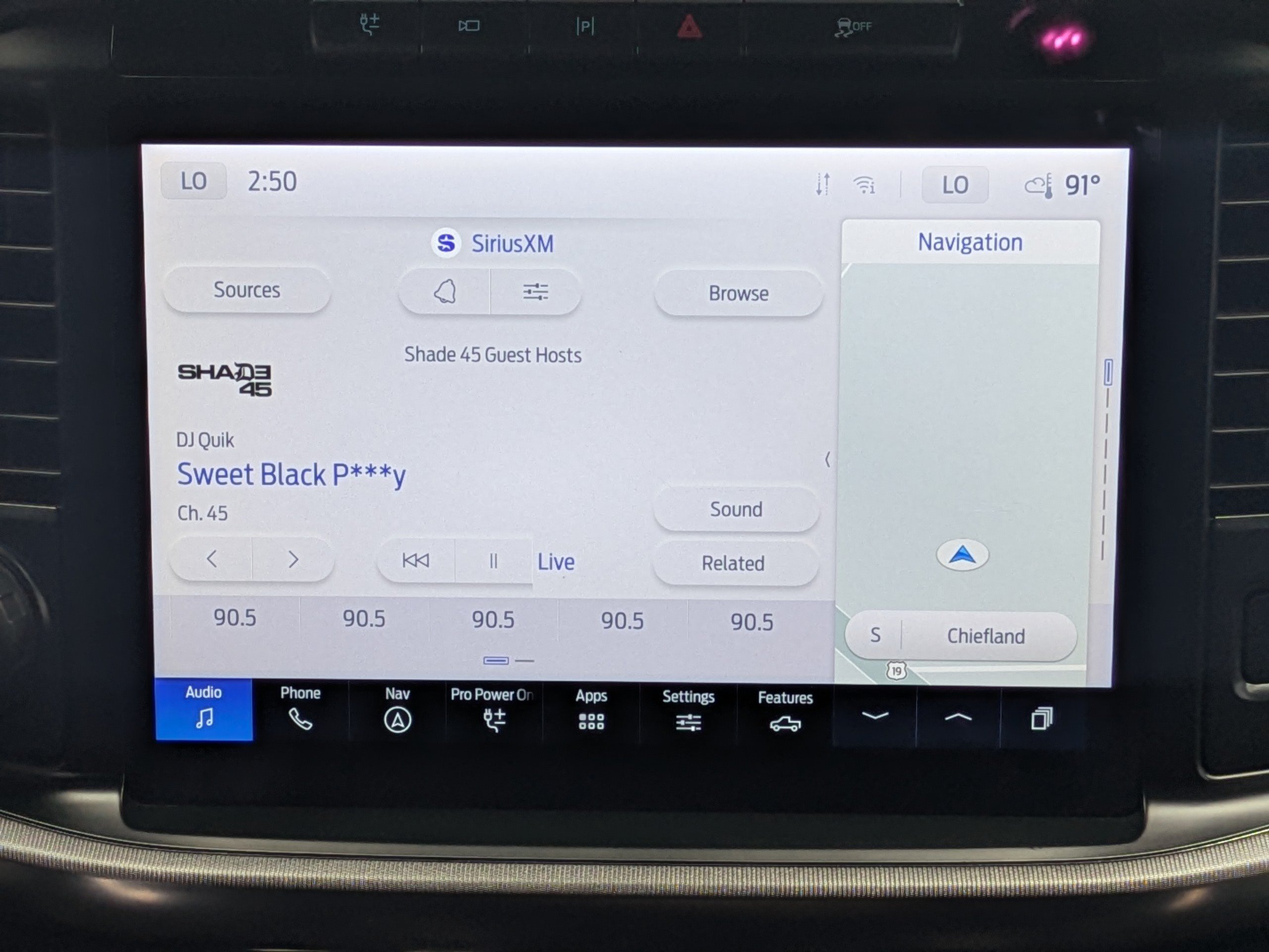 Used 2024  Ford LARIAT image 18