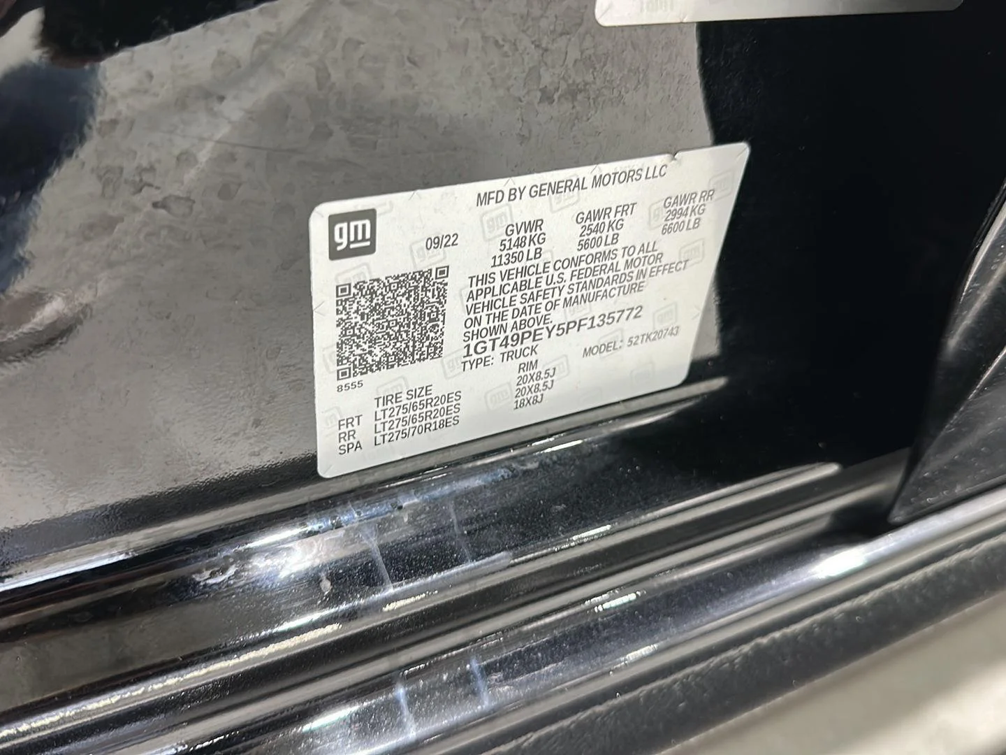 Used 2023 ONYX BLACK GMC AT4 image 28