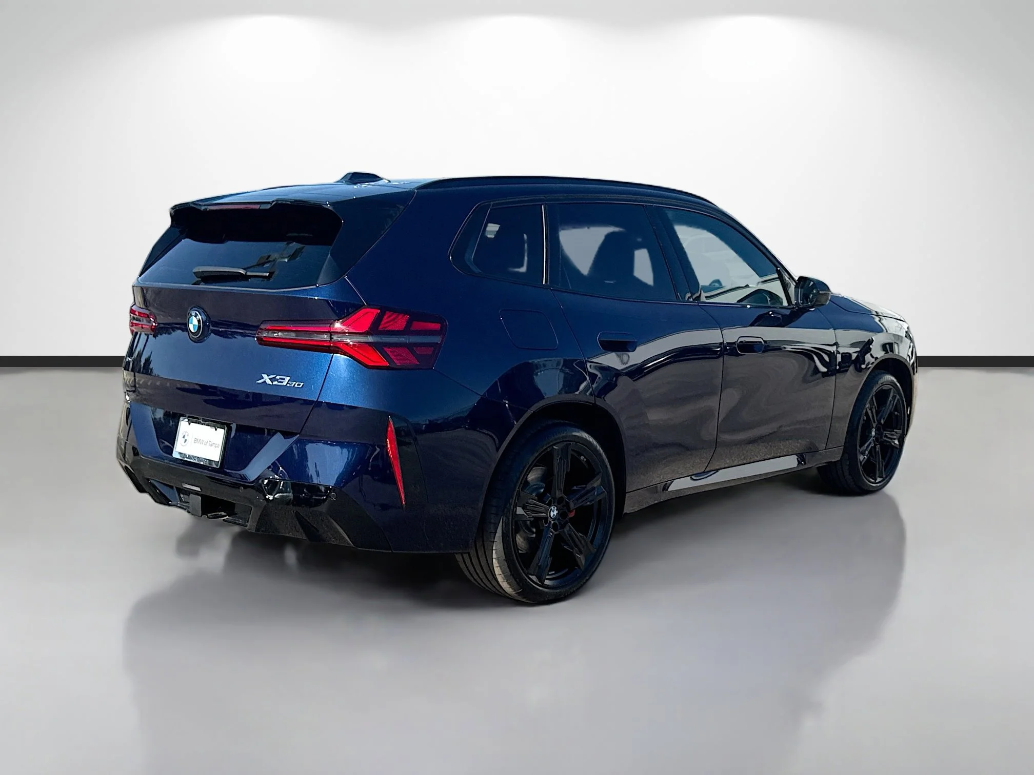 New 2026 Tanzanite Blue II Metallic BMW 30 xDrive image 3