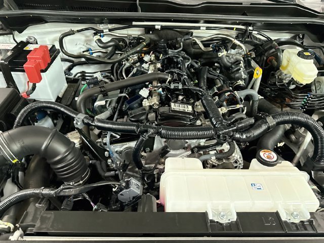 Used 2025 White Toyota SR5 image 29