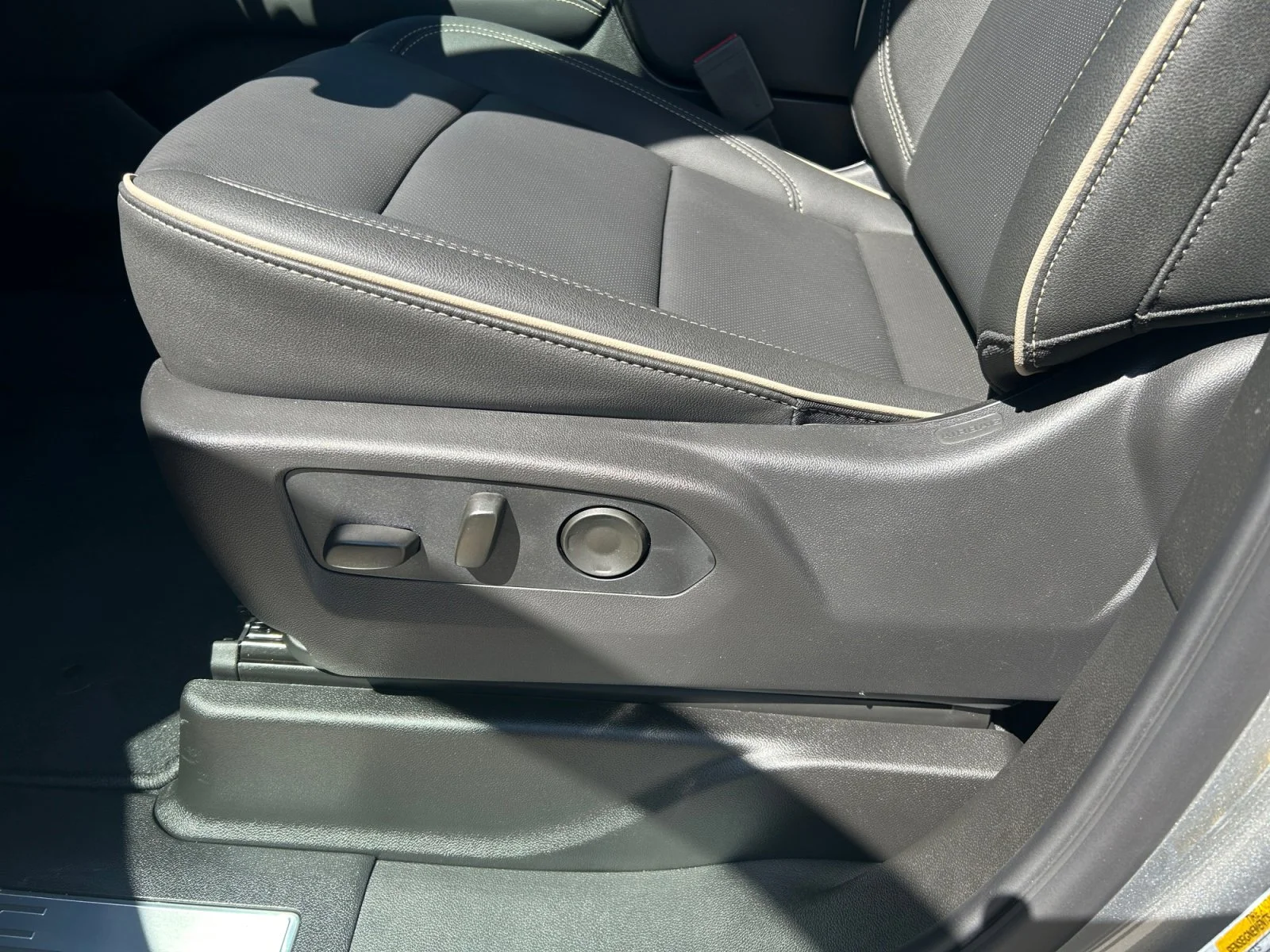 New 2026 Sterling Metallic GMC Elevation image 16