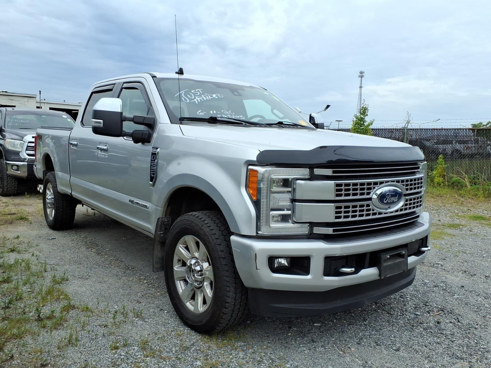 Used 2019  FORD  image 3