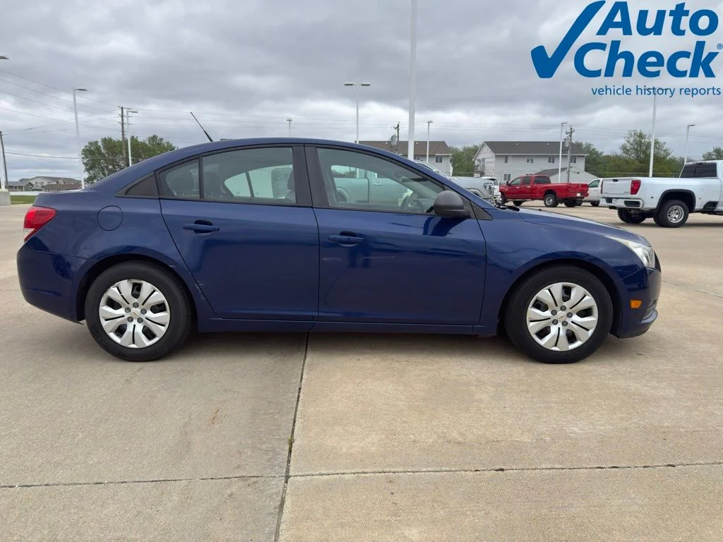 Used 2013 Blue Chevrolet LS image 4