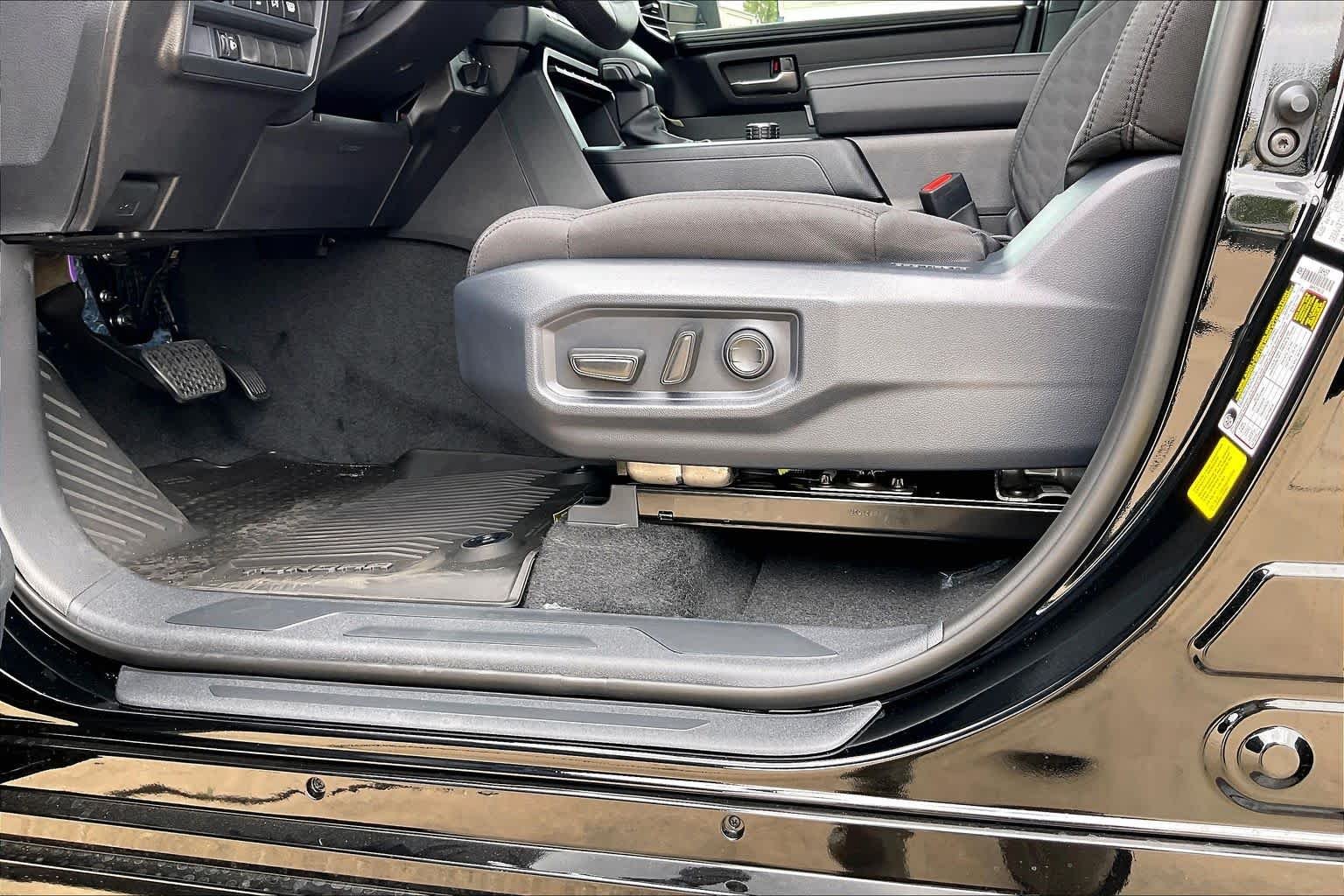 2026 Toyota Tundra SR5 - Photo 20