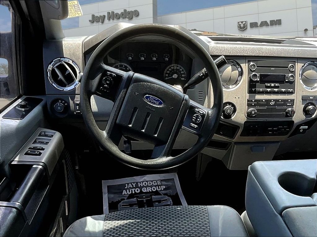 Used 2014 Silver Ford XLT image 11