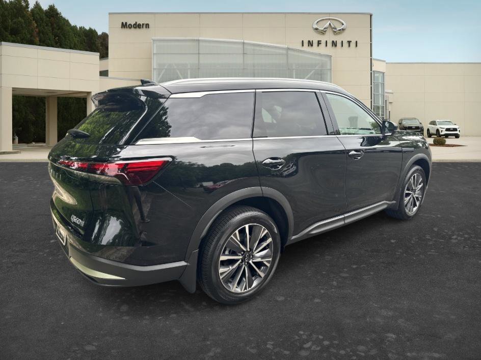 New 2027 MINERAL BLACK INFINITI LUXE image 7