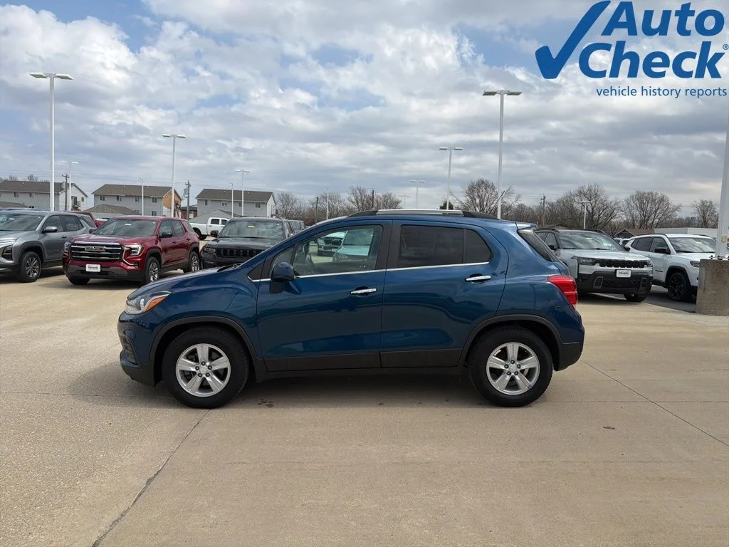 Used 2020 Blue Chevrolet LT image 8