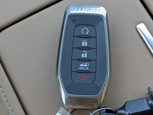 New 2026 RADIANT WHITE INFINITI Luxe 4WD image 31