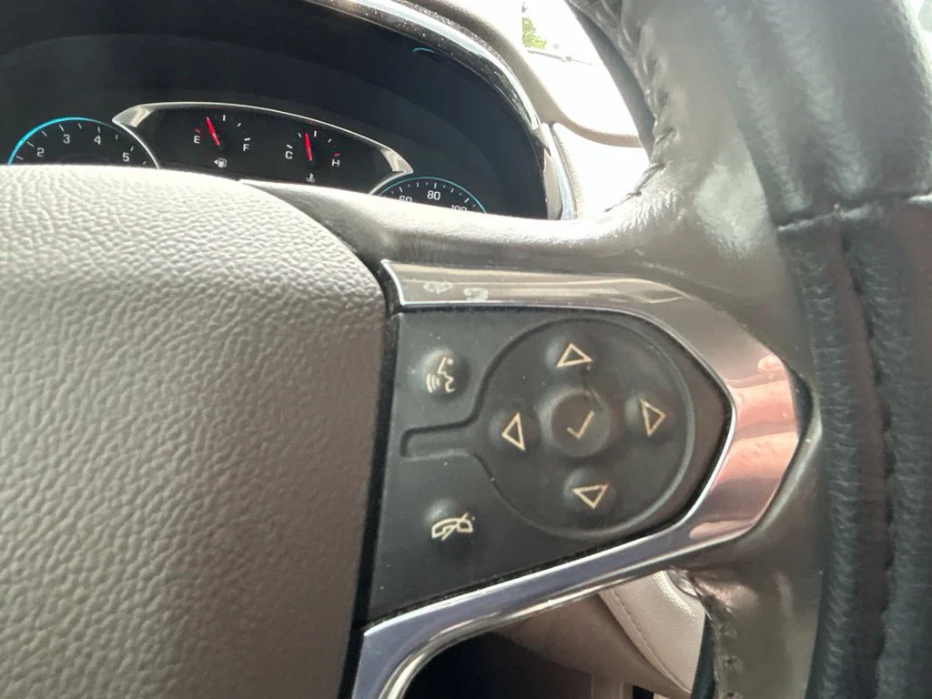 Used 2019 Gray Chevrolet 3LT image 18