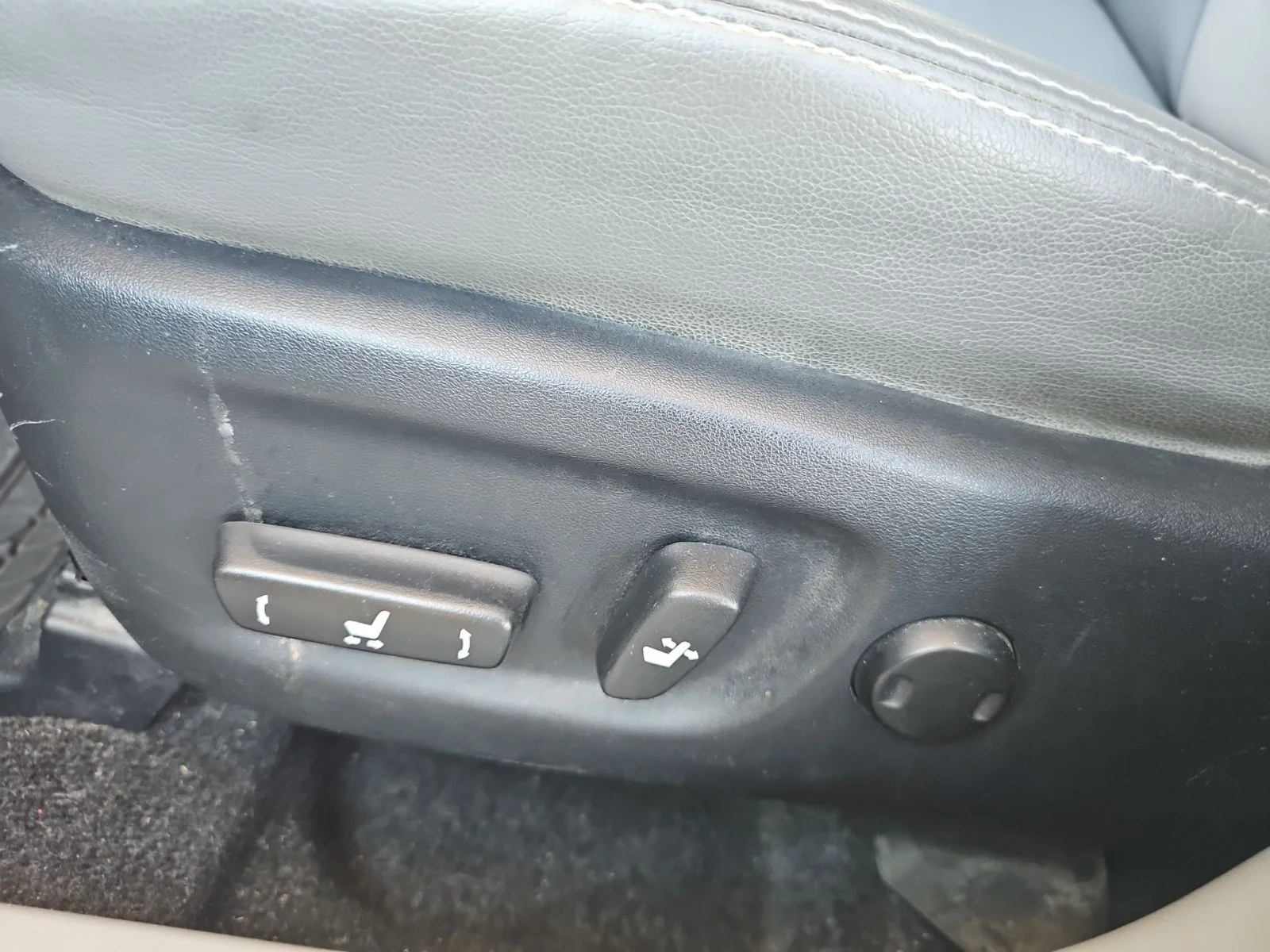 Used 2016 Gray Toyota Five image 6