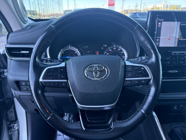 Used 2022 Silver Toyota Platinum image 16