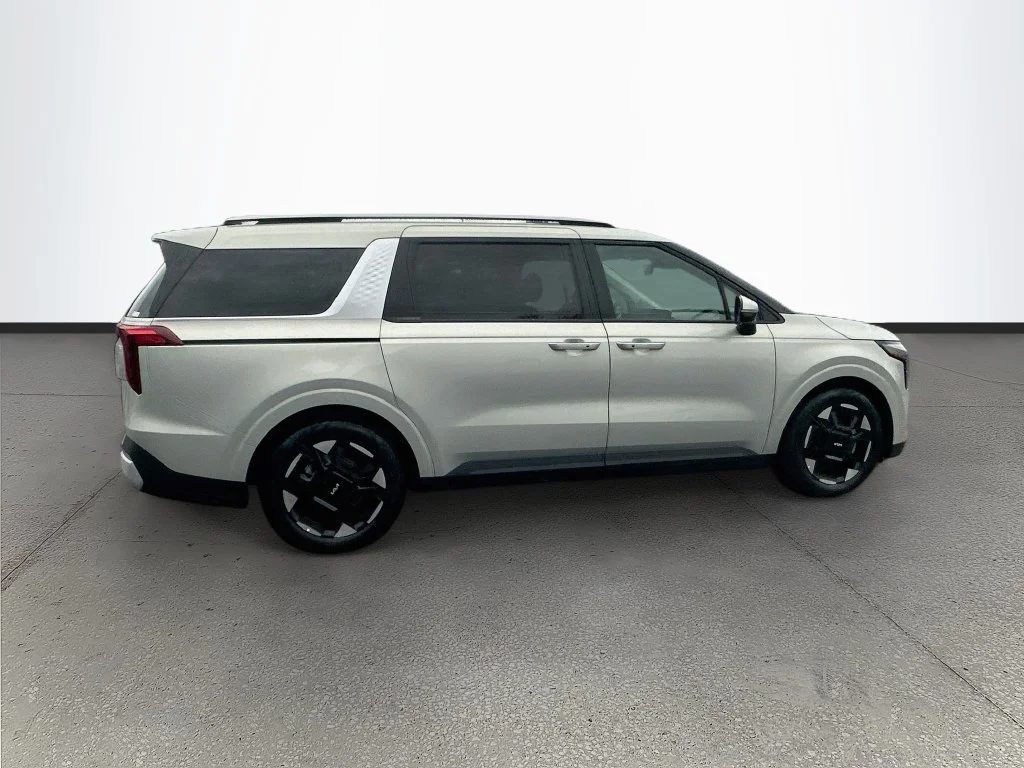 New 2027 Ivory Silver Kia EX image 8