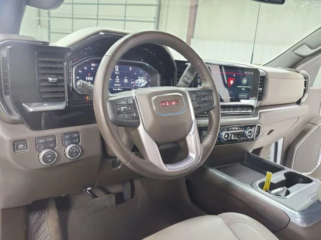 Used 2025 Summit White GMC SLT image 18