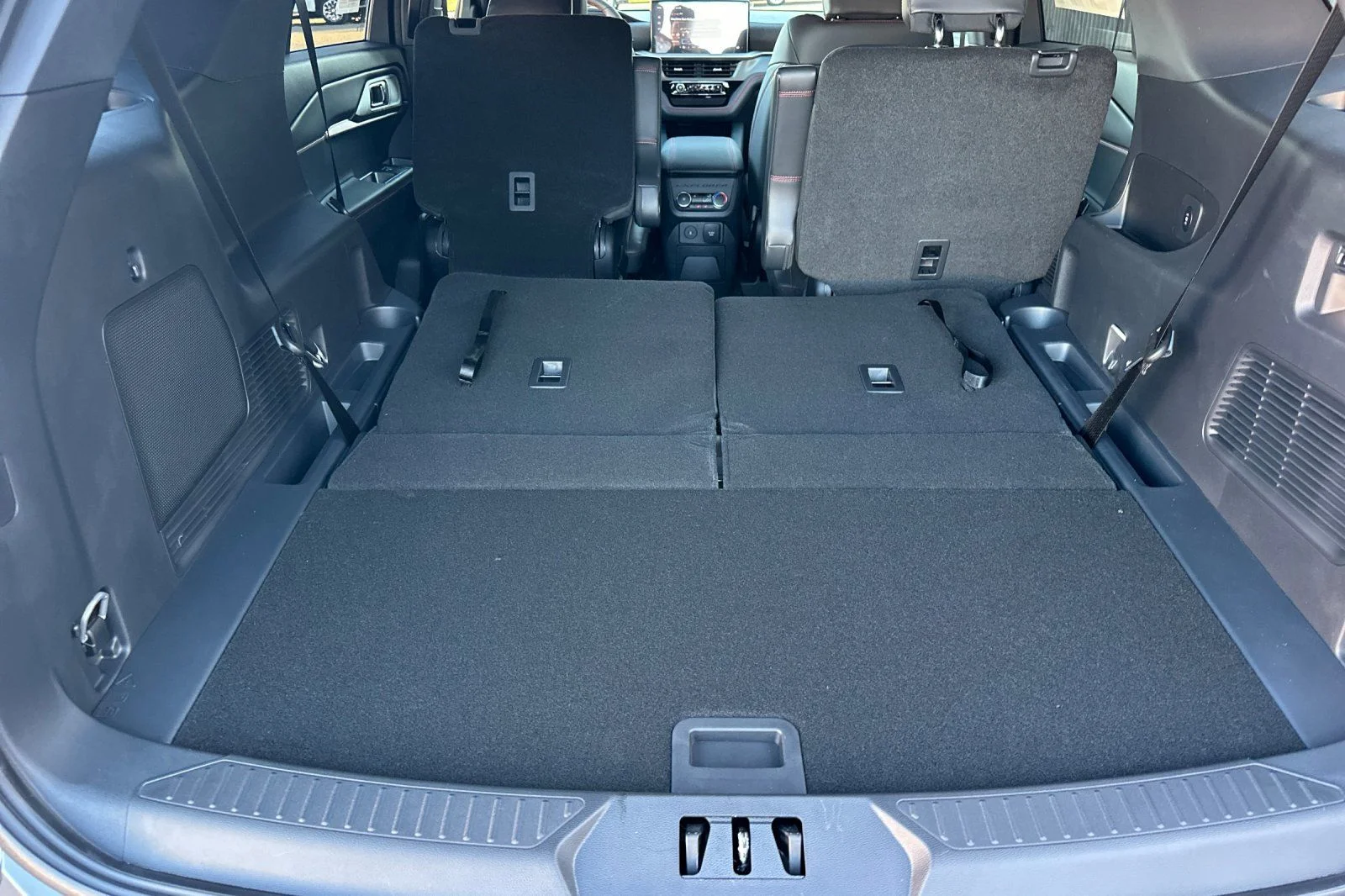 New 2026 Carbonized Gray Metallic Ford ST-Line image 13