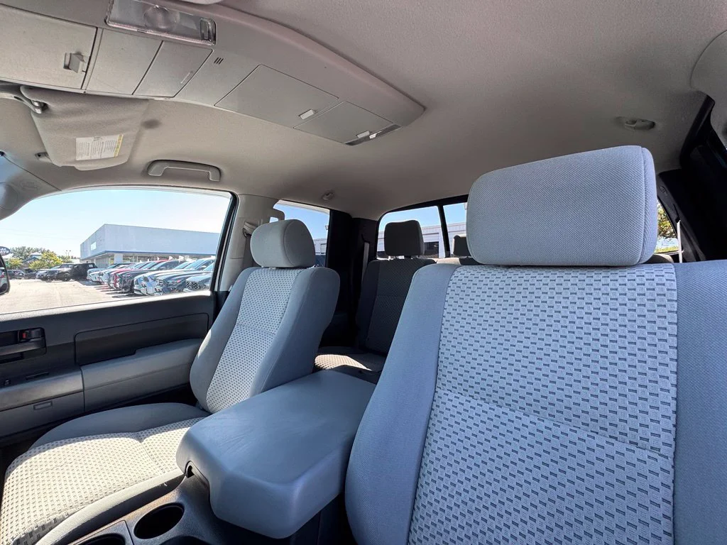 Used 2011 Silver Toyota Grade image 17