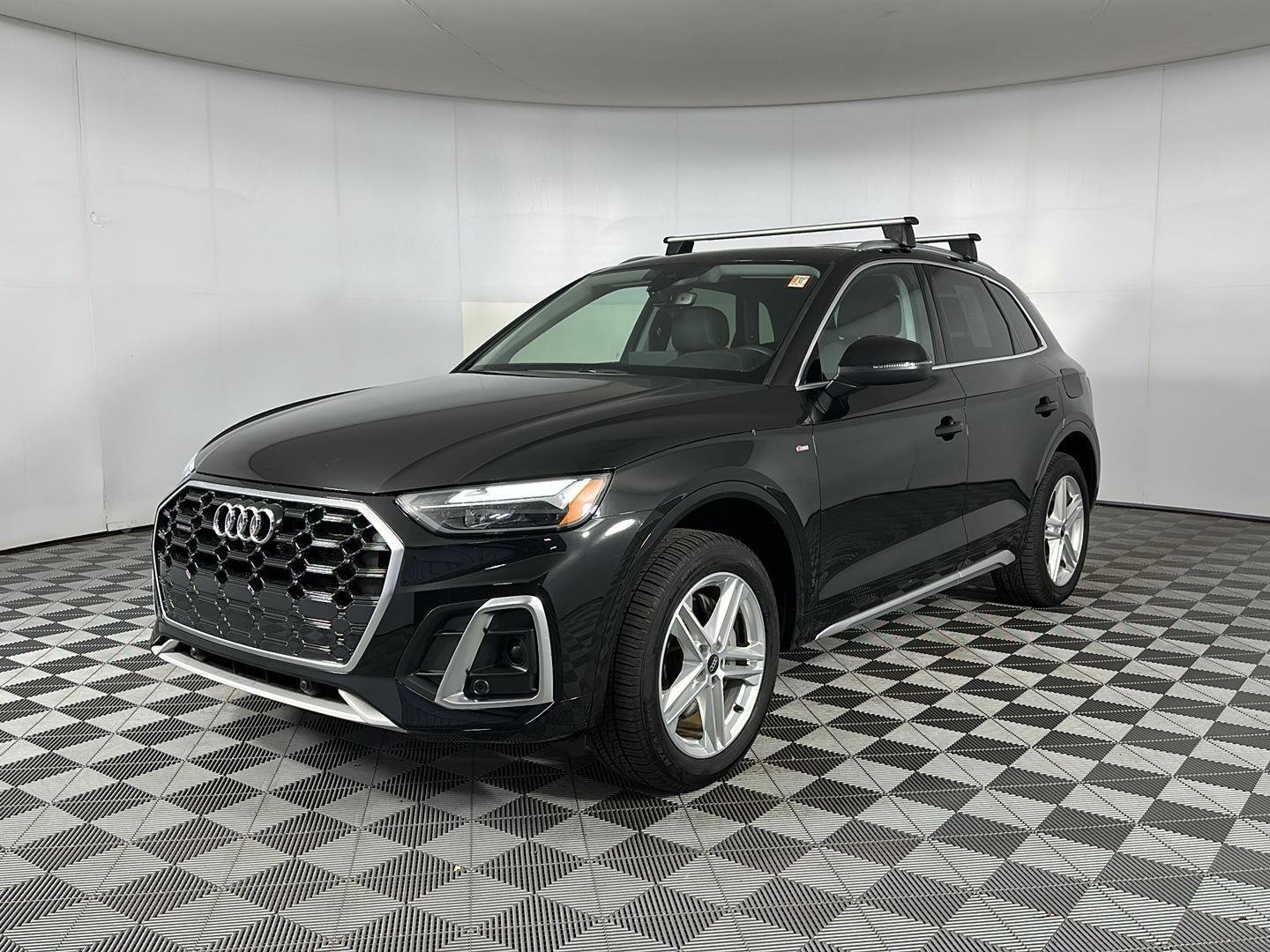 Used 2025 Mythos Black Metallic Audi S line Premium image 3