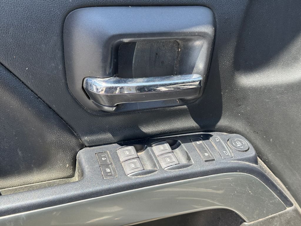 Used 2018 White Chevrolet LT image 20