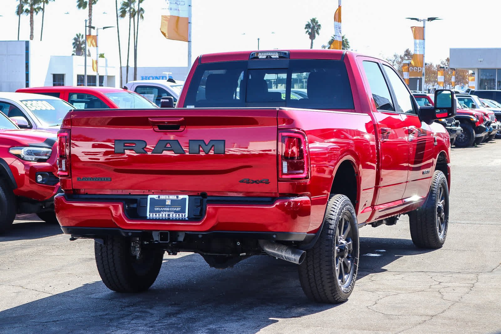 New 2026 Molten Red Pearl-Coat Exterior Paint RAM Laramie image 4